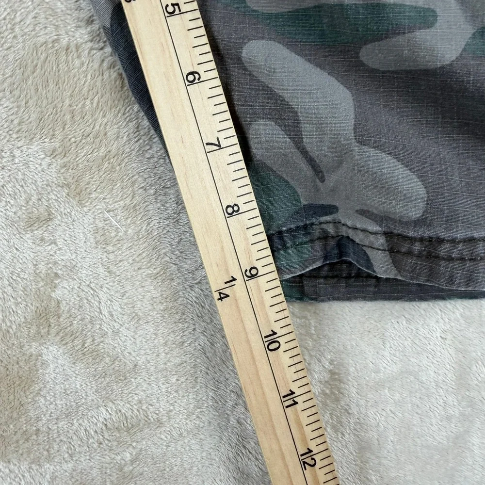 Wrangler Mens Size 40 Relaxed Fit Camo Cargo Shorts Green Brown Woodland Ripstop
